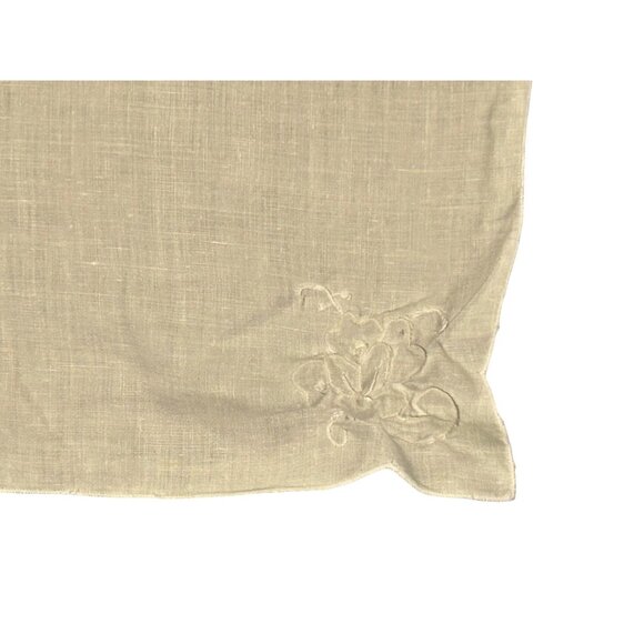 Napkin white embroidered ROSE place setting unlabeled traditional - Picture 4 of 4